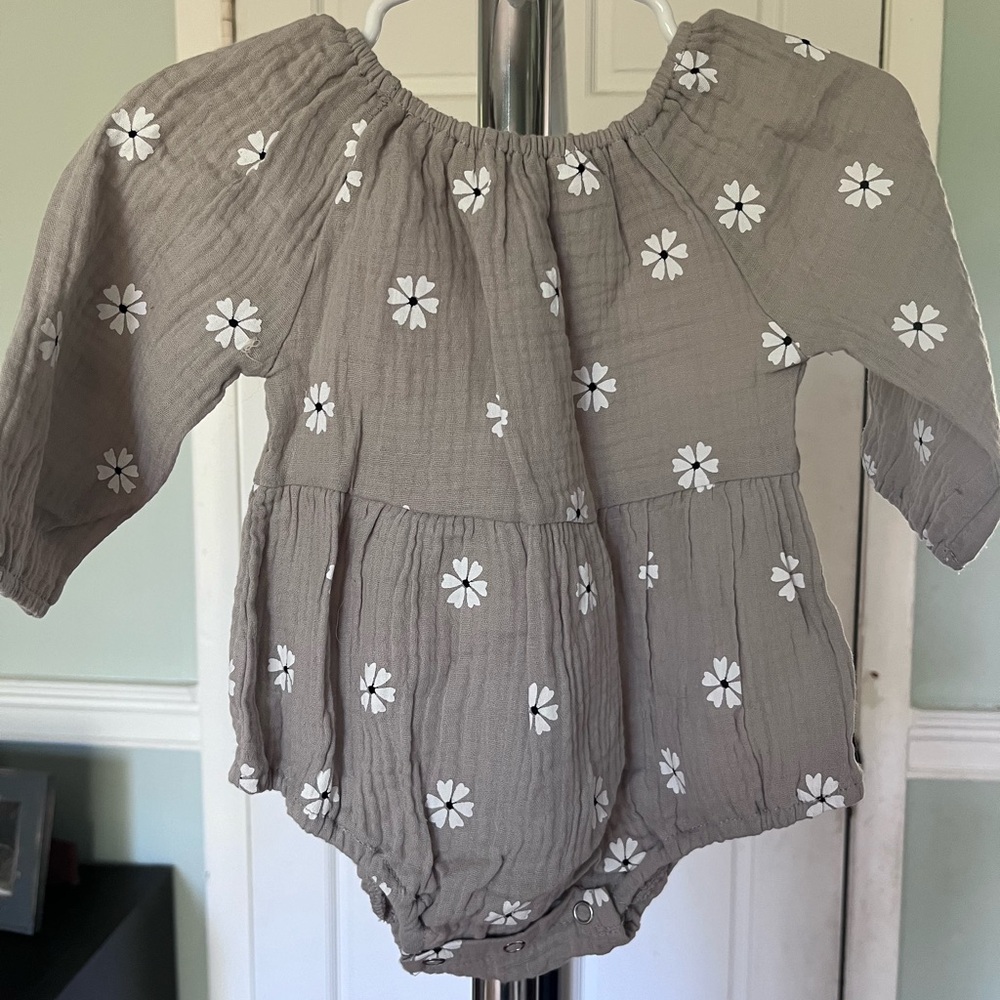 Baby romper